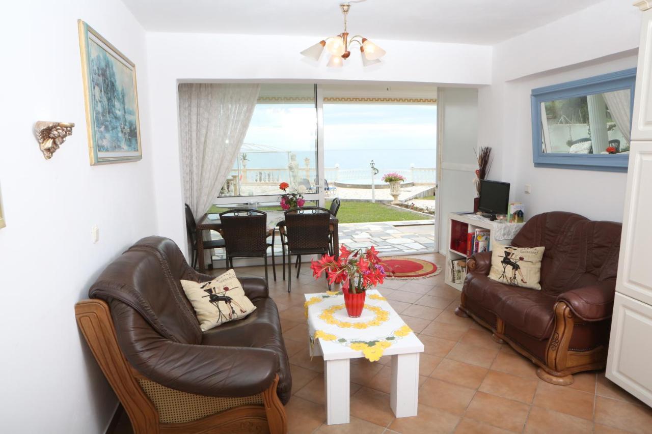 Villa Isabel Riza  Экстерьер фото