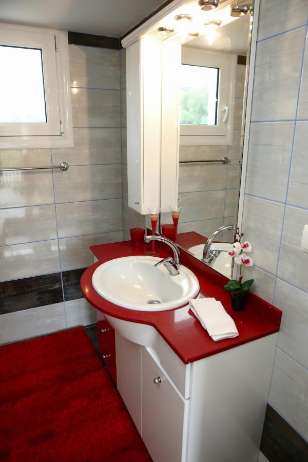 Villa Isabel Riza  Экстерьер фото